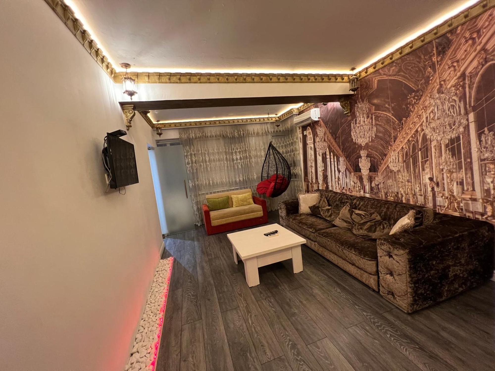 2 Bedrooms Heart Of City Center Chisinau Exterior photo