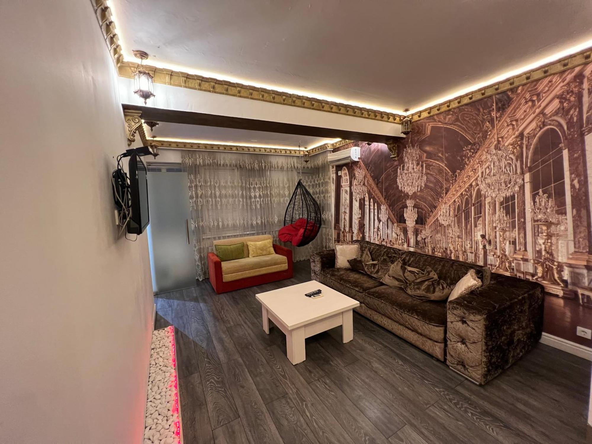 2 Bedrooms Heart Of City Center Chisinau Exterior photo